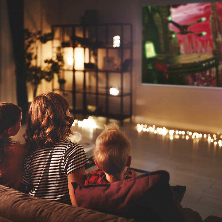 Настенное крепление в комплекте